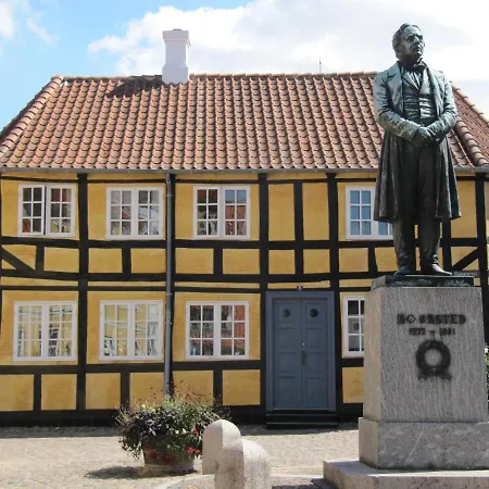 Ristinge Aparthotel 3*